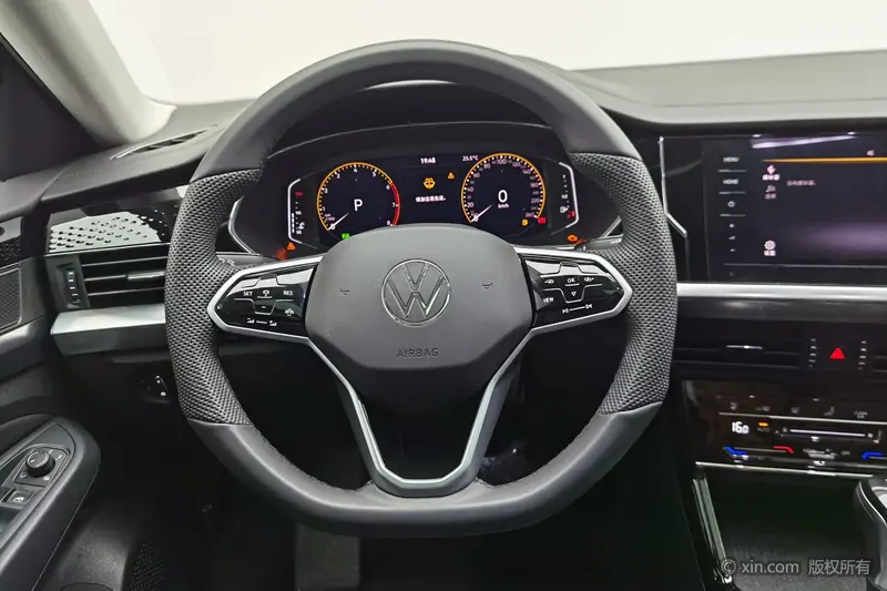Volkswagen Passat — фото 9
