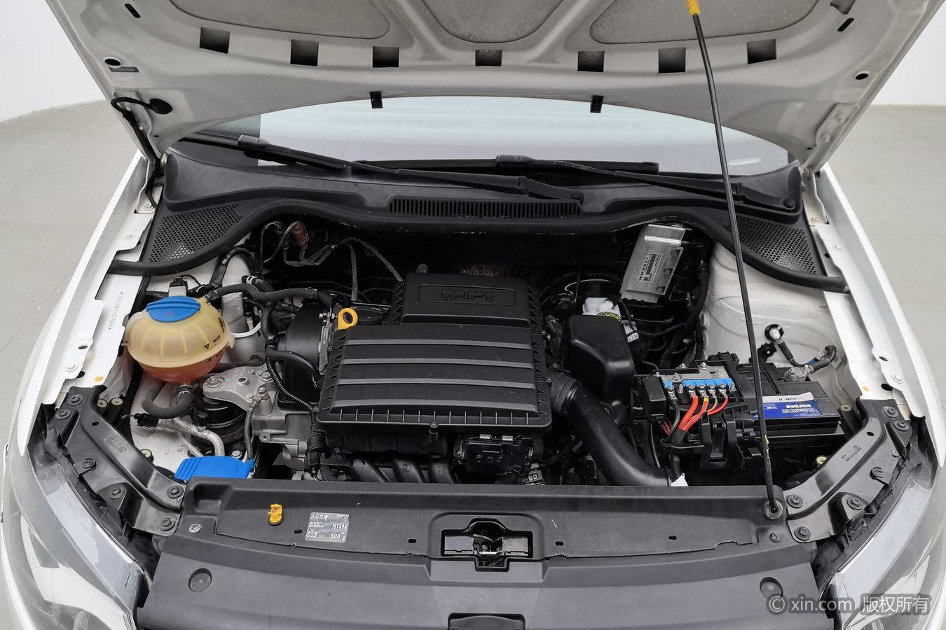 Volkswagen Polo 2016 1.4L MT