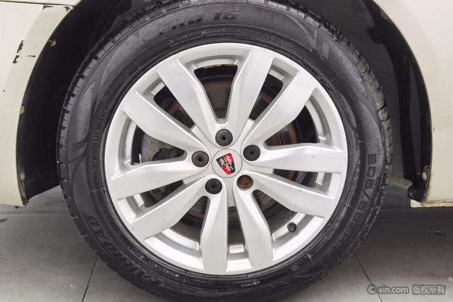 Roewe 350 2015 1.5 L MT — фото 8