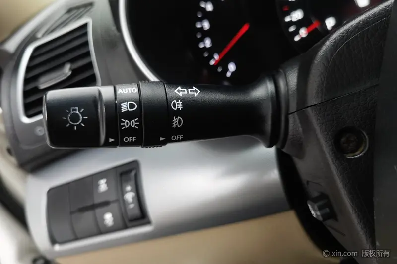 Kia Sorento — фото 11