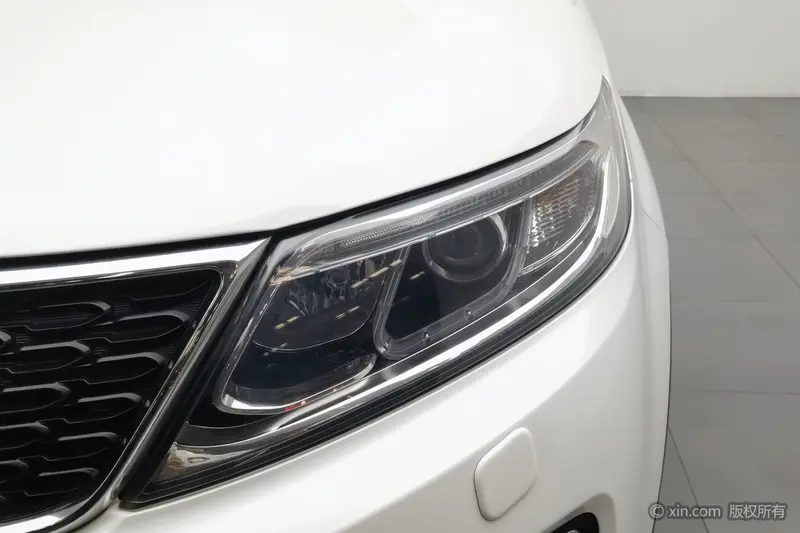 Kia Sorento — фото 5