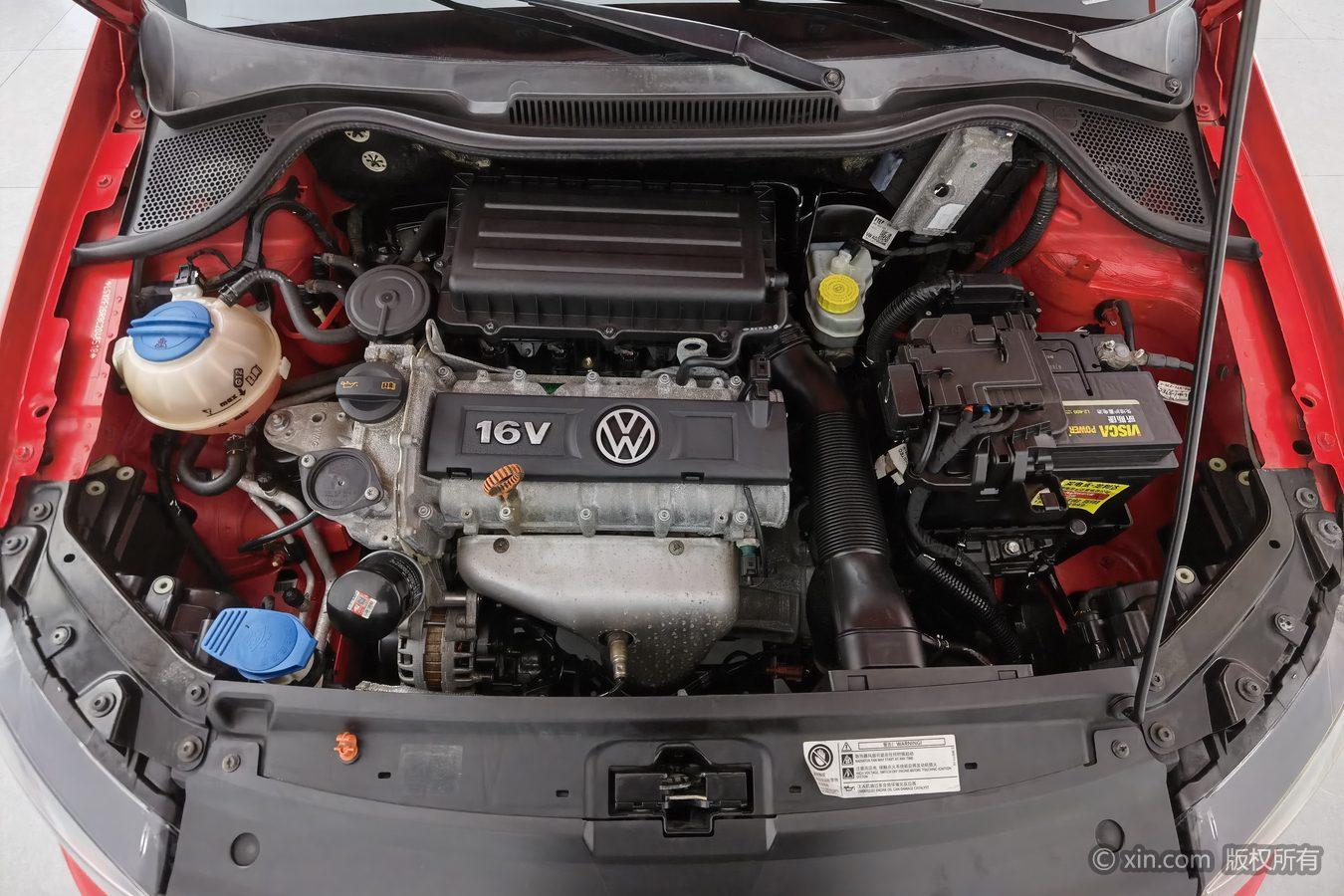 Volkswagen Polo 2012 1.6L Cross POLO AT