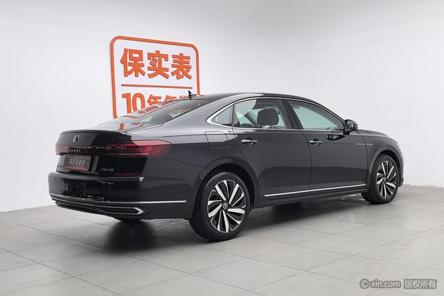 Volkswagen Passat 2023 330 TSI — фото 4