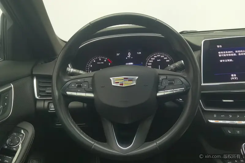 Cadillac CT5 — фото 9