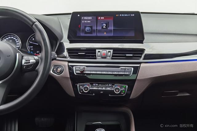 BMW X1 2022 s Drive 25 Li Leading — фото 11