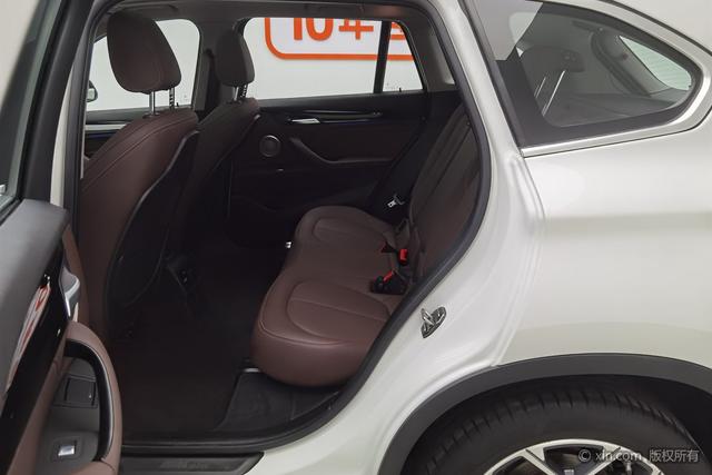 BMW X1 2022 s Drive 25 Li Leading — фото 19