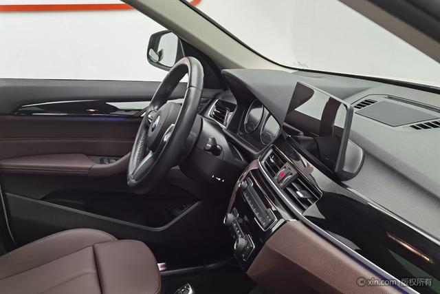 BMW X1 2022 s Drive 25 Li Leading — фото 16