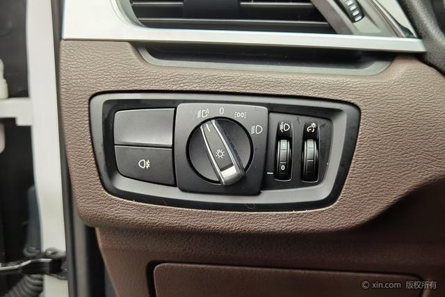 BMW X1 2022 s Drive 25 Li Leading — фото 15