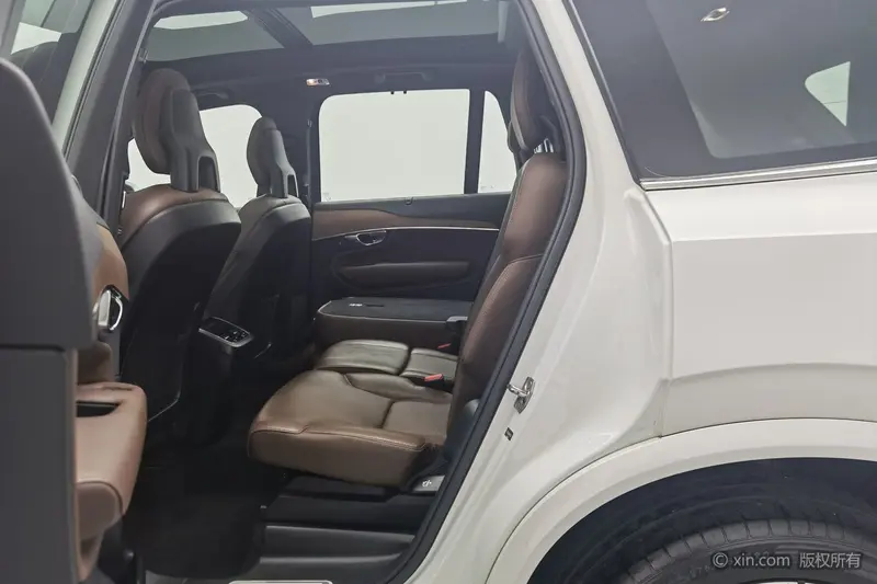 Volvo XC90 — фото 14