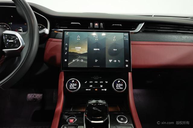 Jaguar XFL 2022 2.0 T P 250 2 WD — фото 13
