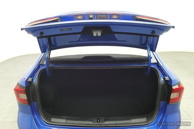 Roewe i5 id 3804782 из Китая 10