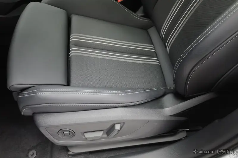 Audi A 3 A 3 L Limousine 35 TFSI — фото 13