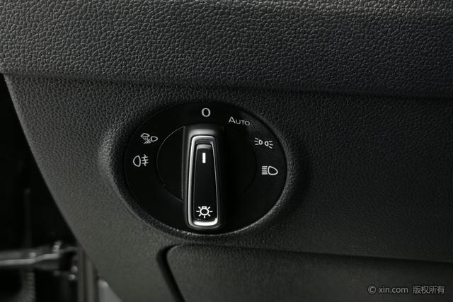 Volkswagen Tiguan L 2024 380 TSI 4 WDR-Line 7 — фото 16