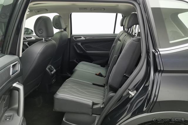 Volkswagen Tiguan L 2024 380 TSI 4 WDR-Line 7 — фото 19
