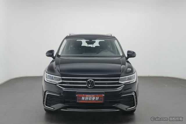 Volkswagen Tiguan L 2024 380 TSI 4 WDR-Line 7 — фото 2