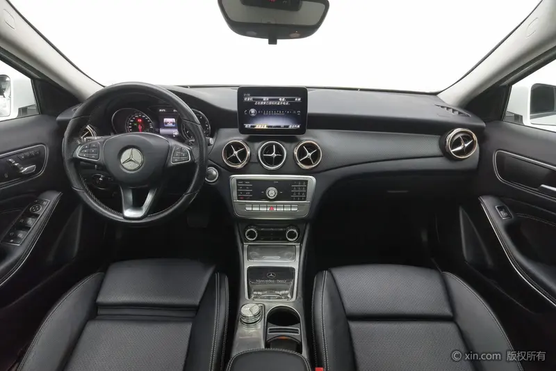 Mercedes-Benz GLA — фото 8