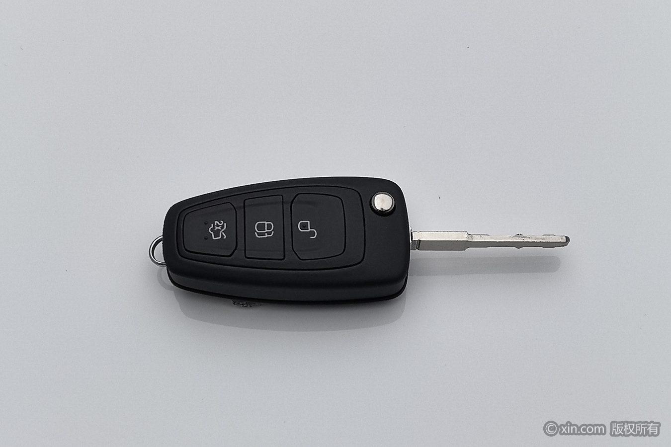 Ford Focus 2012 1.6L MT