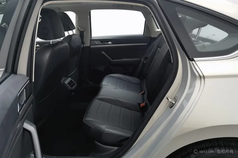 Volkswagen Lavida — фото 14