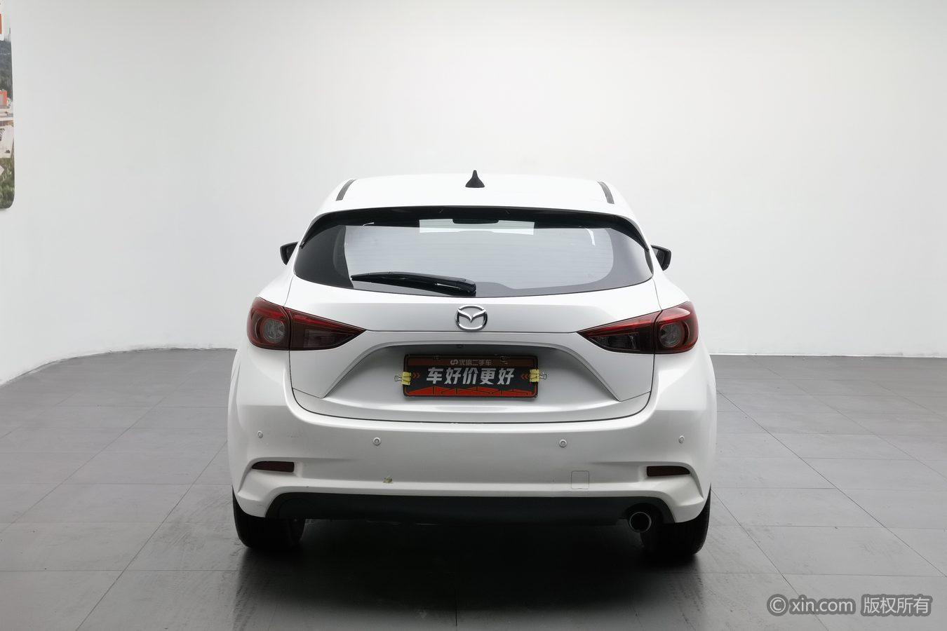 Mazda Mazda3 3 2017 1.5L AT Luxury V