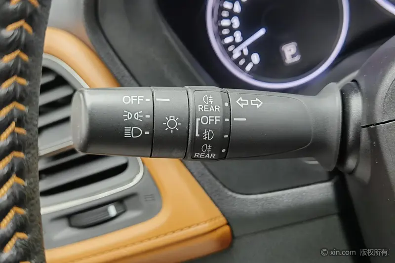 Honda Vezel 1.8L CVT моноприводный люкс — фото 11