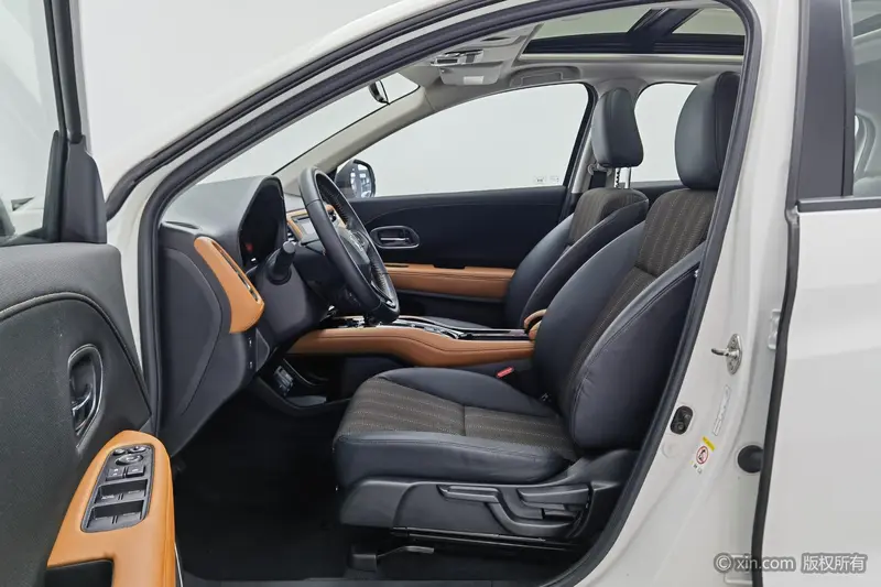 Honda Vezel 1.8L CVT моноприводный люкс — фото 12
