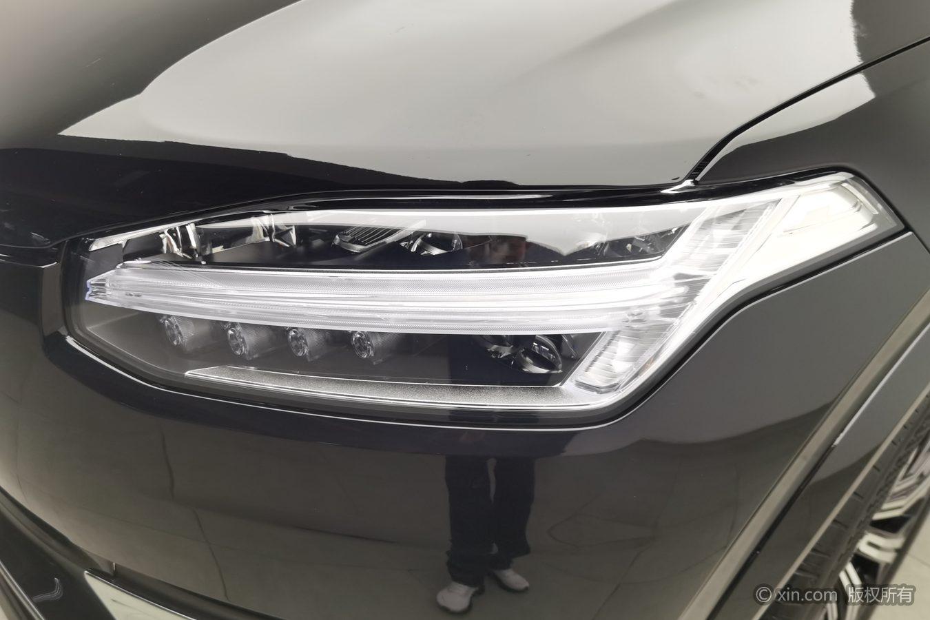 Volvo XC90 2023 B6 Luxury 7 мест