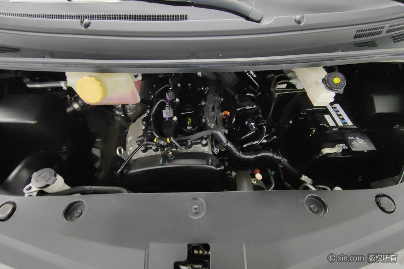 Forthing Lingzhi Plus PLUS 2021 2.0L MT Luxury 7 мест
