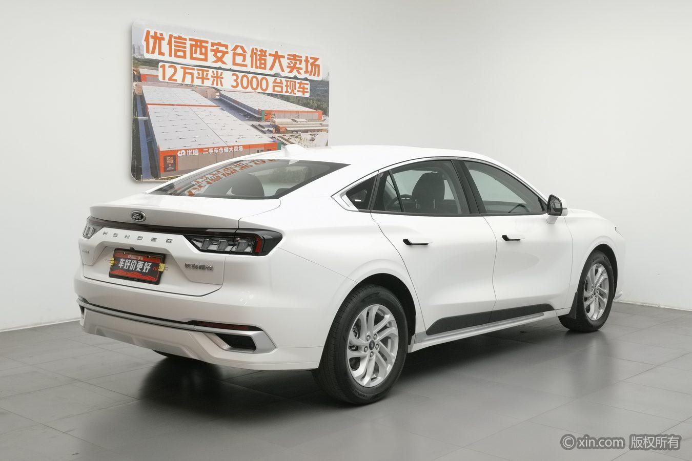 Ford Mondeo 2022 Белый из Китая, фото 5
