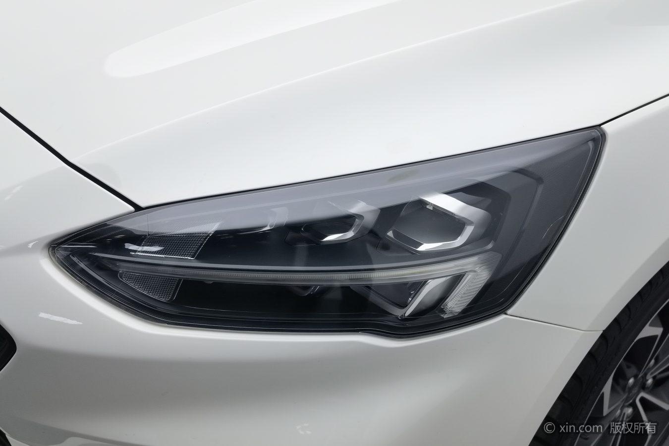 Ford Focus 2021 EcoBoost 180 AT ST Line