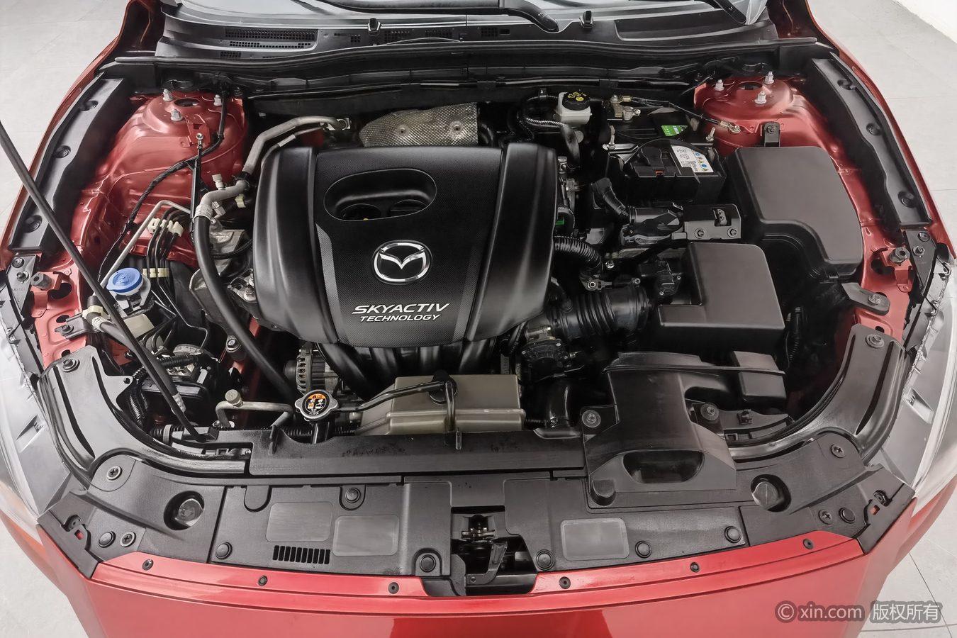 Mazda Mazda3 3 2017 1.5L AT Luxury V