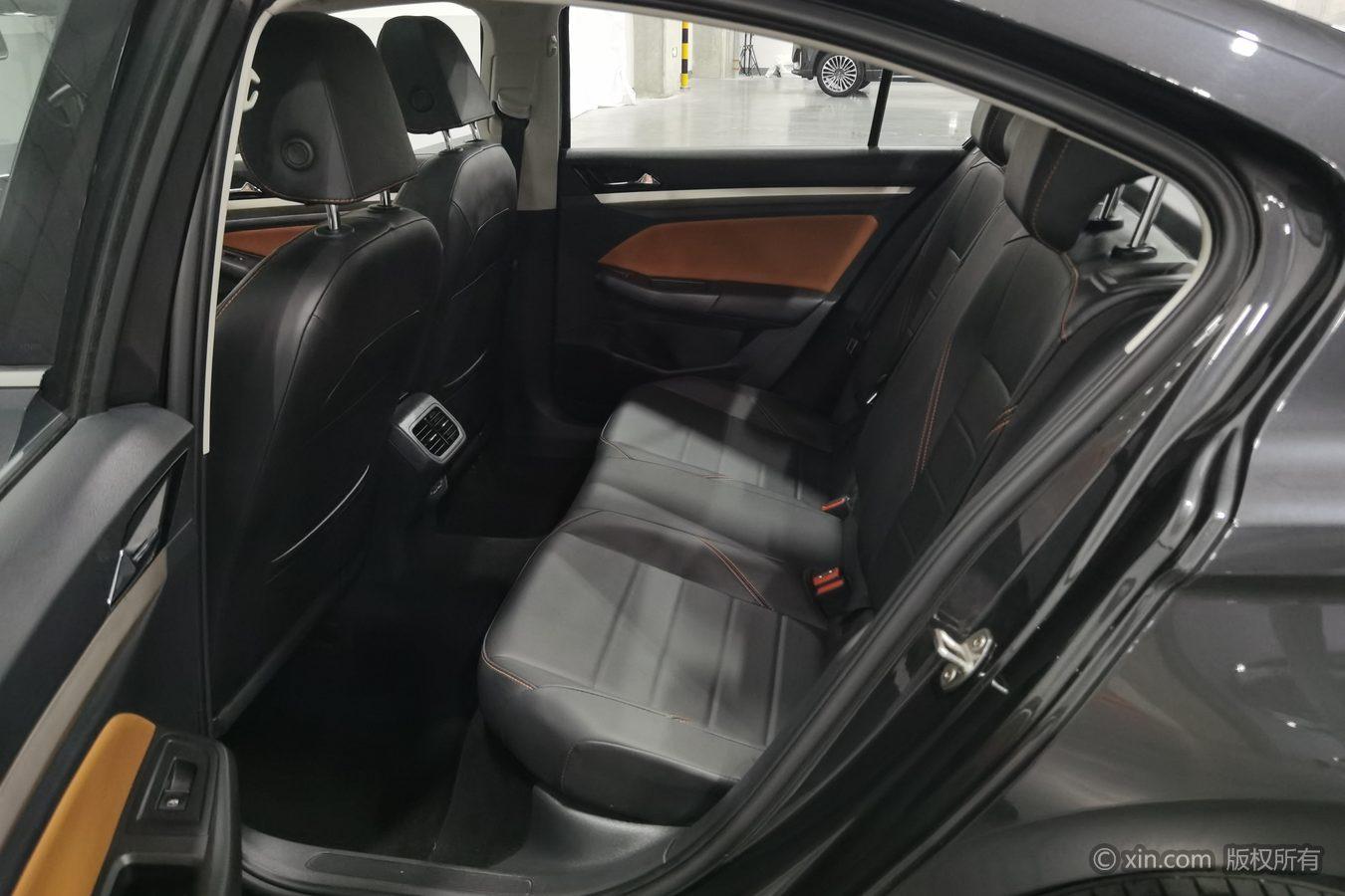 Volkswagen Bora id 4438042 из Китая 16