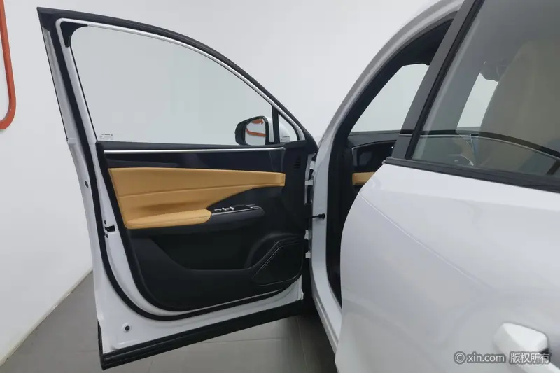 Geely Galaxy L7 — фото 15