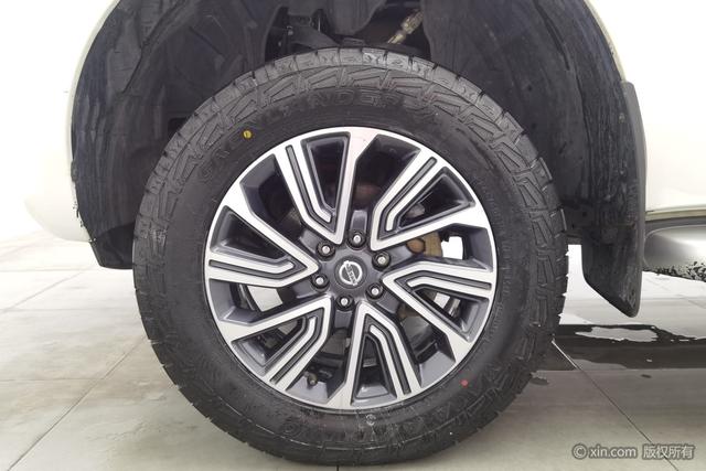 Nissan Terra 2018 2.5 L AT 2 WD — фото 8