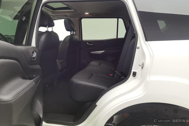 Nissan Terra 2018 2.5 L AT 2 WD — фото 19
