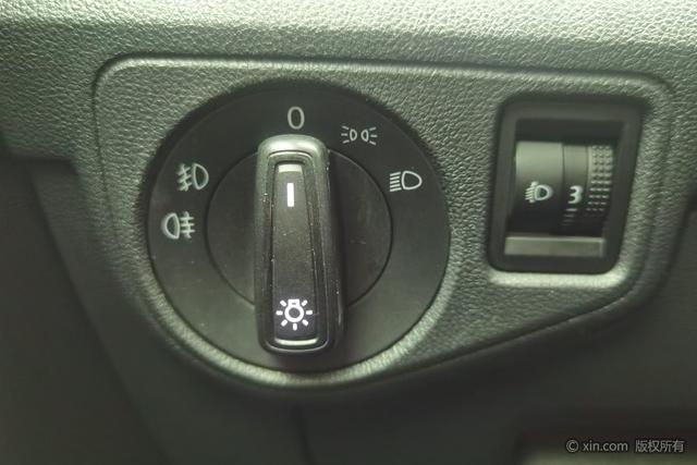 Volkswagen Lamando 2015 330 TSI DSG — фото 15