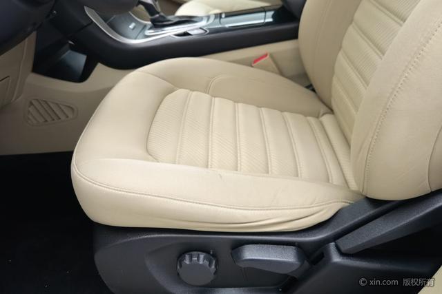 Ford Edge 2015 2.0 T GTDi 2 WD — фото 18
