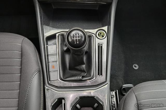 Volkswagen Lavida 2021 1.5 L MT — фото 14