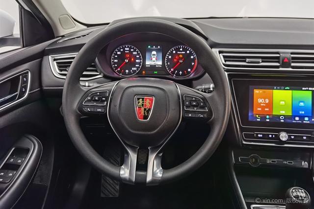 Roewe i5 2020 1.5 L MT 4 G — фото 13