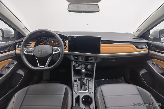 Volkswagen Bora id 4273932 из Китая 15