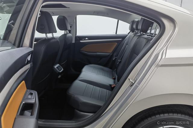 Volkswagen Bora id 4273932 из Китая 23