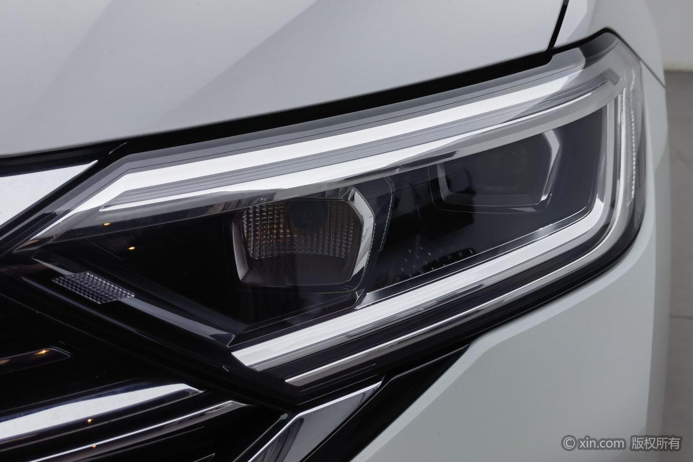Volkswagen Sagitar 2023 300TSI DSG