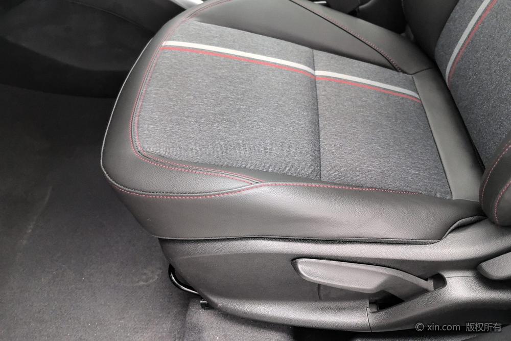 Chevrolet Tracker, фото 18