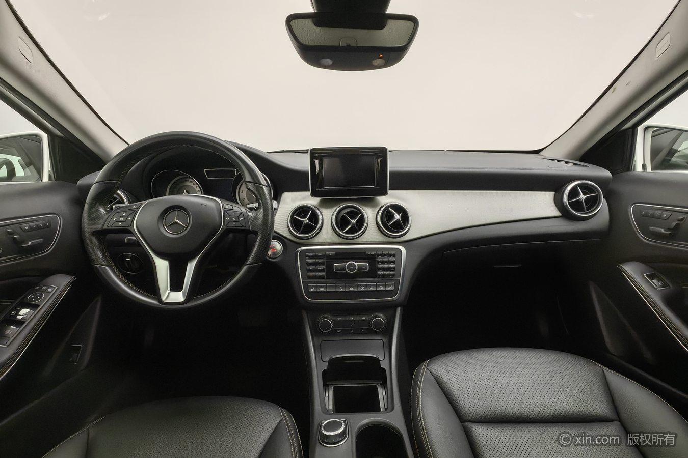 Mercedes-Benz GLA 2015 GLA 220 4MATIC Люкс