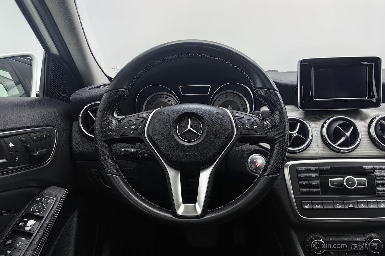 Mercedes-Benz GLA 2015 GLA 220 4MATIC Люкс