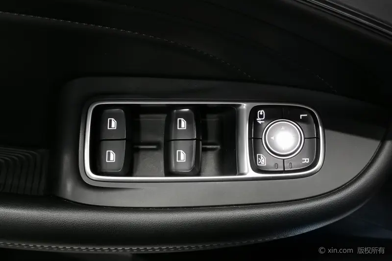 Roewe iMAX8 — фото 17