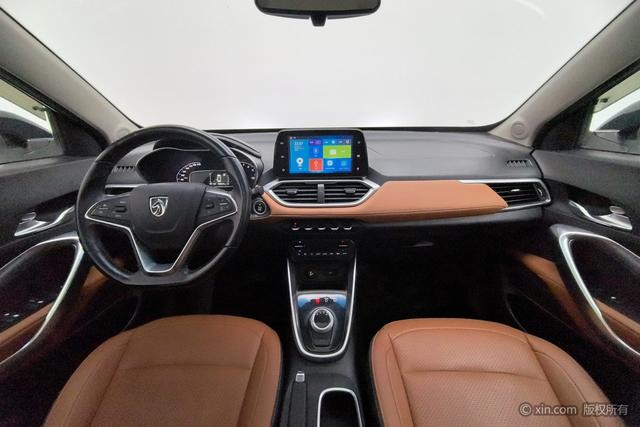 Wuling Baojun 510 2017 1.5 L ATLuxury — фото 12