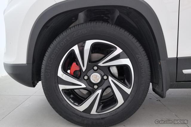 Wuling Baojun 510 2017 1.5 L ATLuxury — фото 8