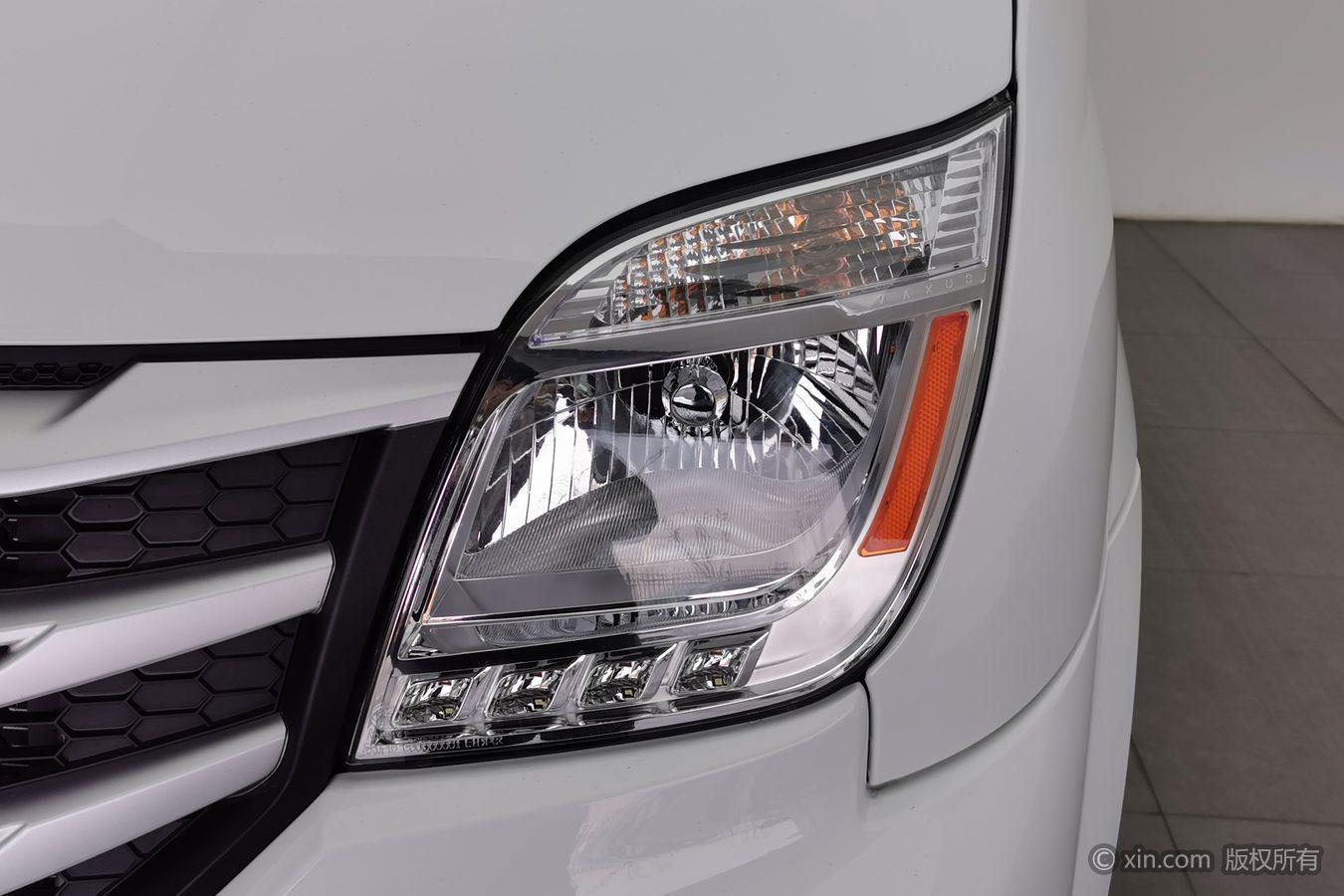 Maxus V80 2025 2.0T MT 127Ps 7/9 мест