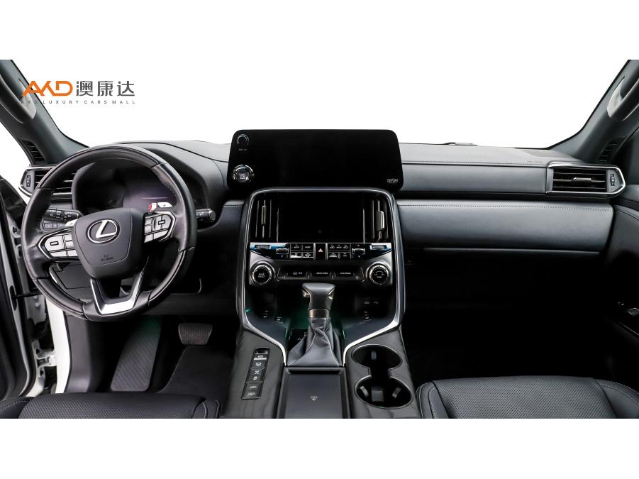 Lexus LX 2023 3.5T AT 7 мест