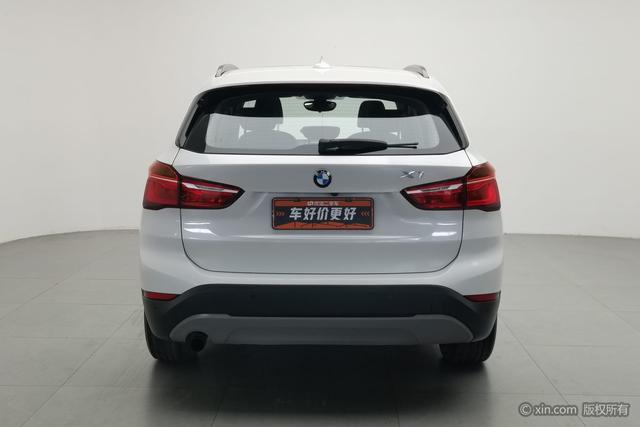 BMW X1 2016 s Drive 18 Li — фото 3